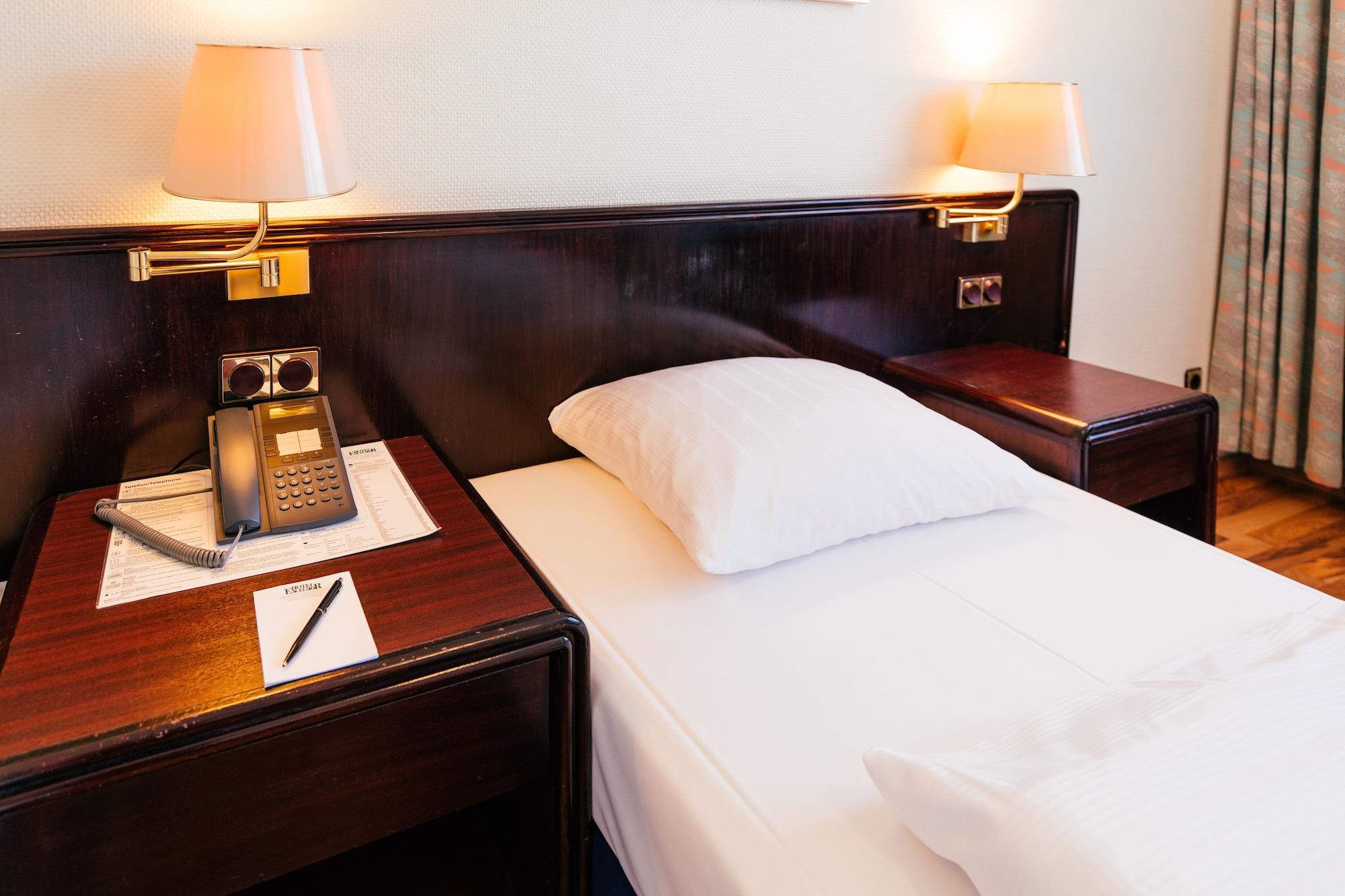 Hotel Excelsior - Central Station Франкфурт-на-Майне Экстерьер фото