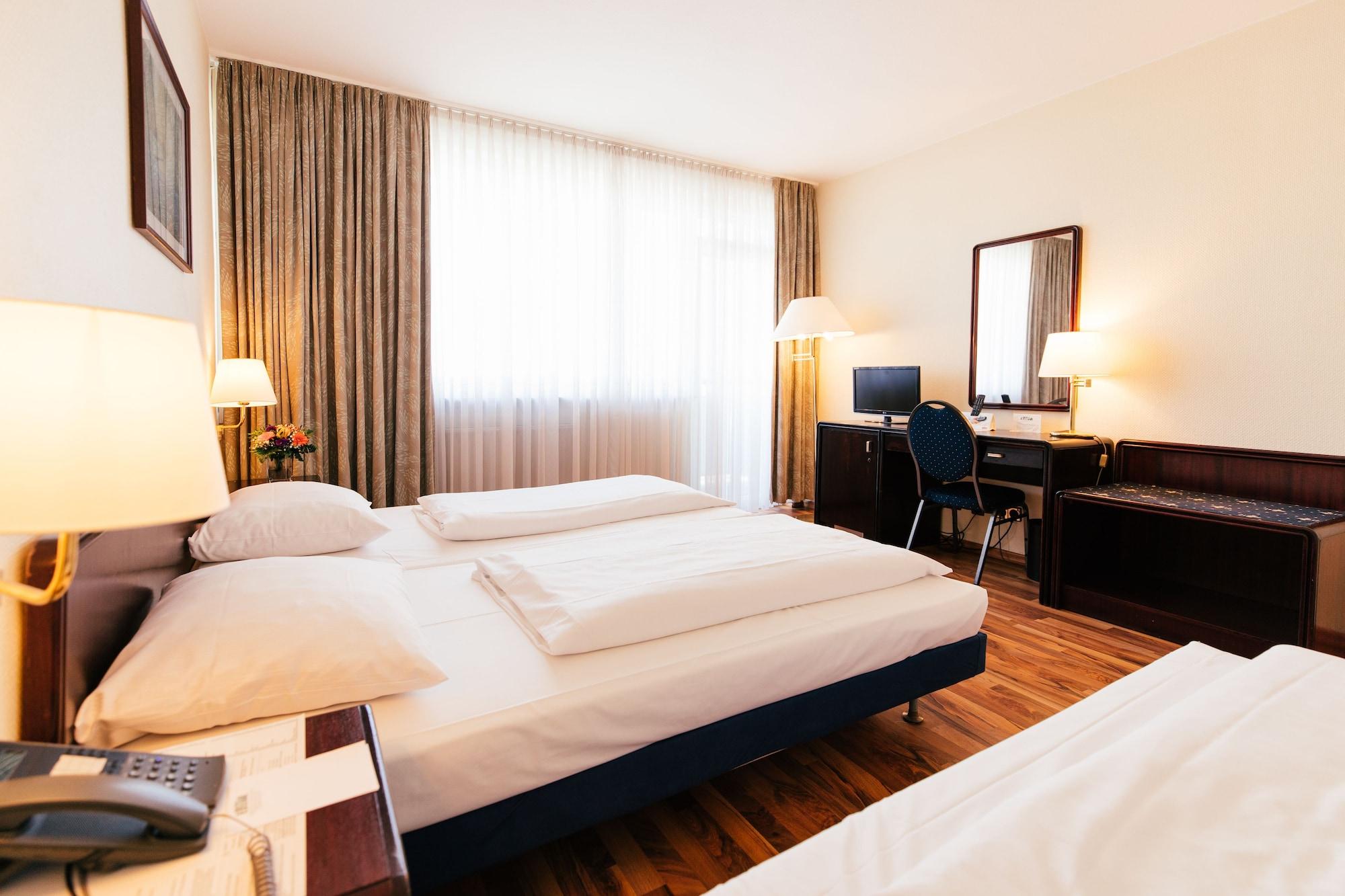 Hotel Excelsior - Central Station Франкфурт-на-Майне Экстерьер фото