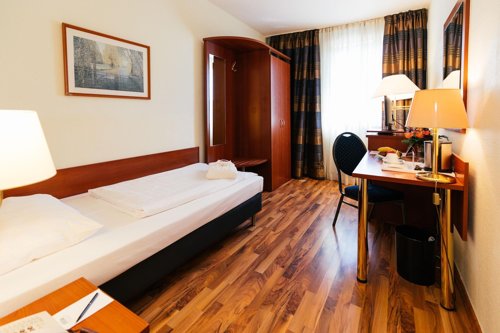 Hotel Excelsior - Central Station Франкфурт-на-Майне Экстерьер фото