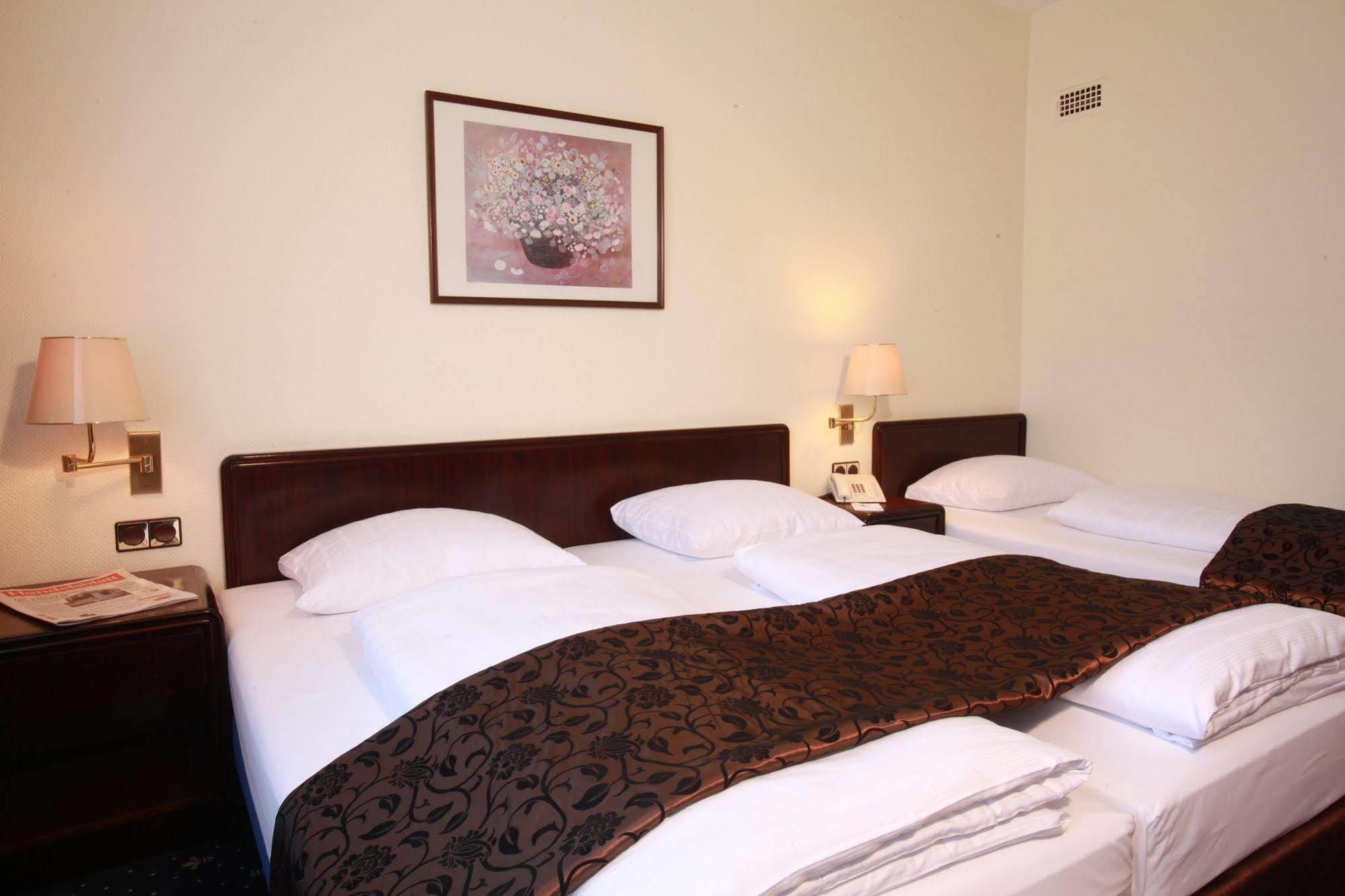 Hotel Excelsior - Central Station Франкфурт-на-Майне Экстерьер фото