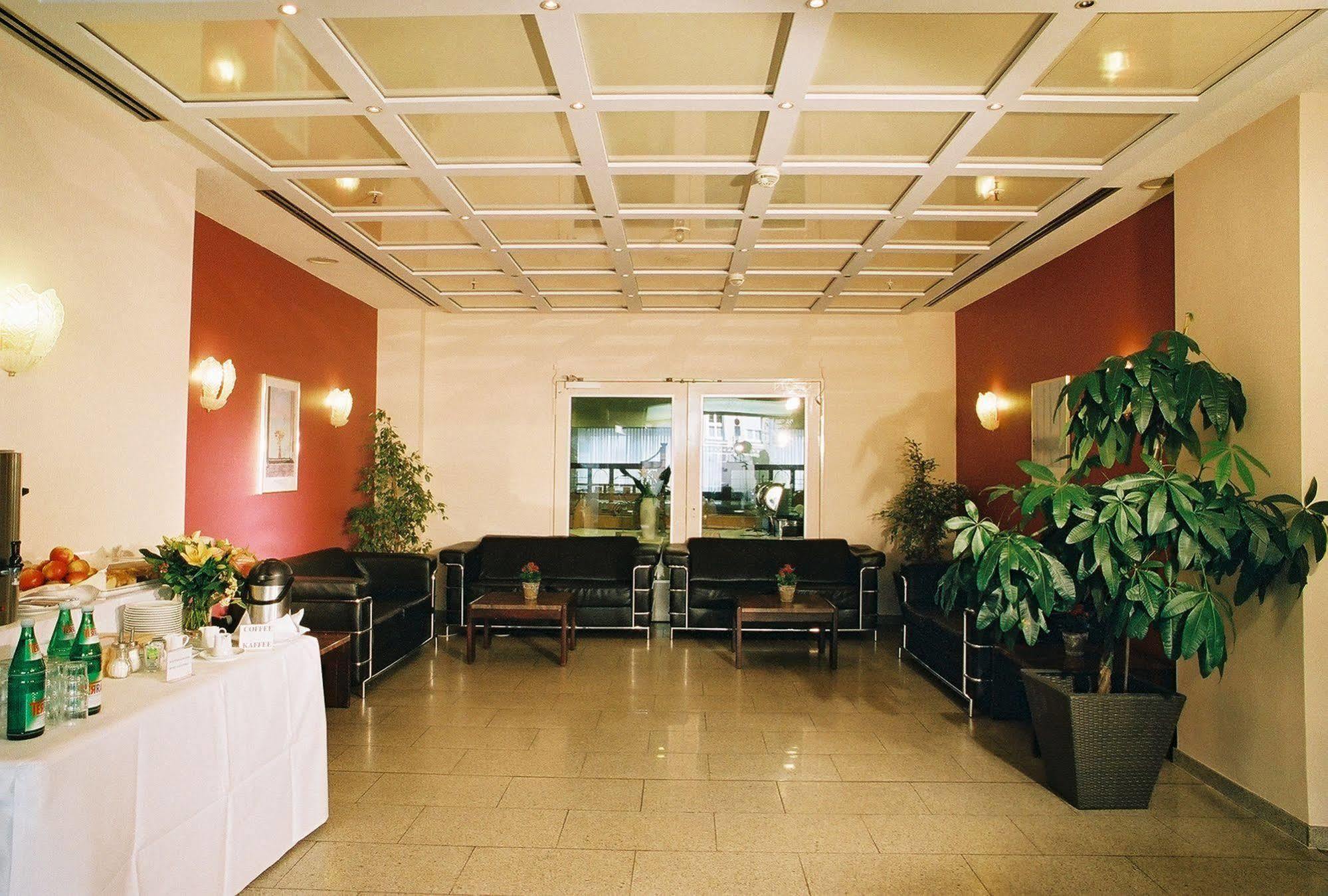 Hotel Excelsior - Central Station Франкфурт-на-Майне Экстерьер фото